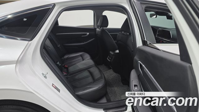 Hyundai Sonata 2022 — photo 11