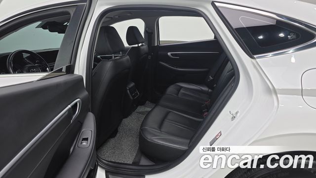 Hyundai Sonata 2022 — photo 15