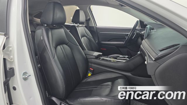 Hyundai Sonata 2022 — photo 16