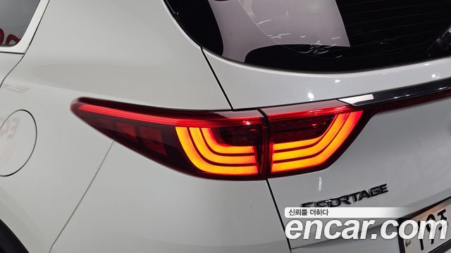 Kia Sportage 2016 — photo 9