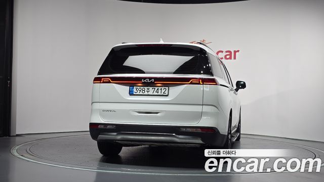 Kia Canival 2023 — photo 4