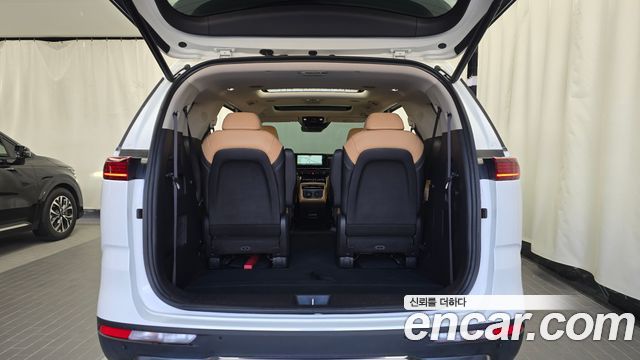 Kia Canival 2023 — photo 23