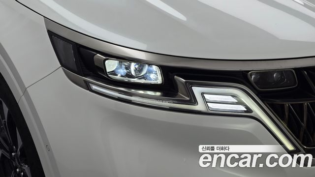 Kia Canival 2023 — photo 8