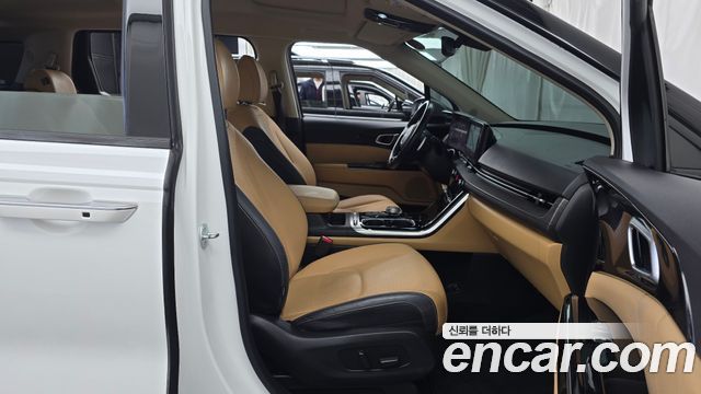 Kia Canival 2023 — photo 16