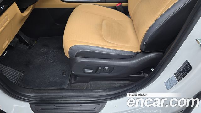 Kia Canival 2023 — photo 31