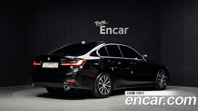 BMW 3-Series 2021 — photo 2