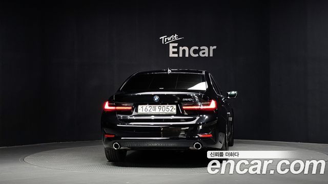 BMW 3-Series 2021 — photo 4