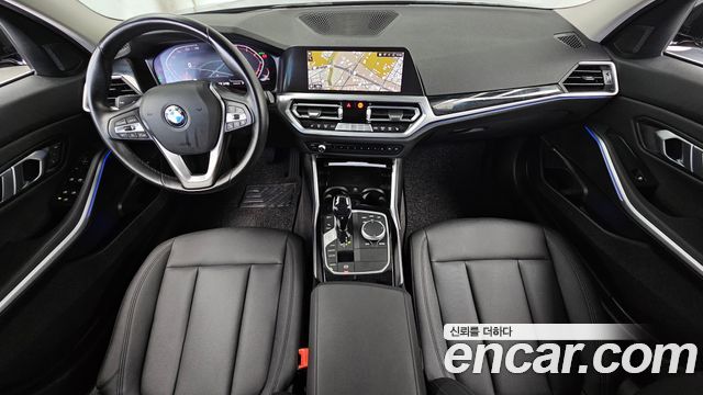 BMW 3-Series 2021 — photo 10