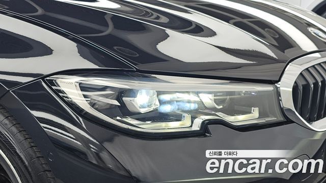 BMW 3-Series 2021 — photo 8