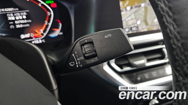 BMW 3-Series 2021 — photo 28