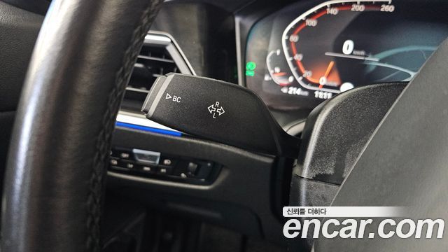 BMW 3-Series 2021 — photo 30