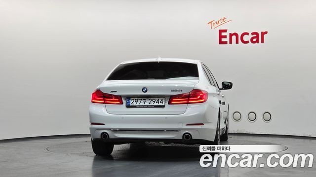 BMW 5-Series 2018 — photo 4