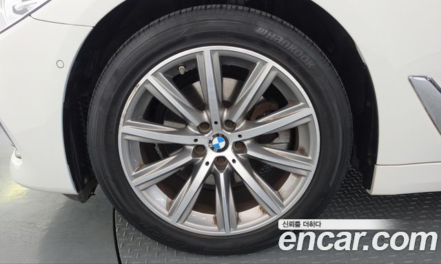 BMW 5-Series 2018 — photo 5