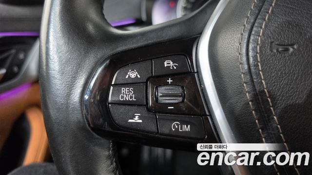 BMW 5-Series 2018 — photo 22