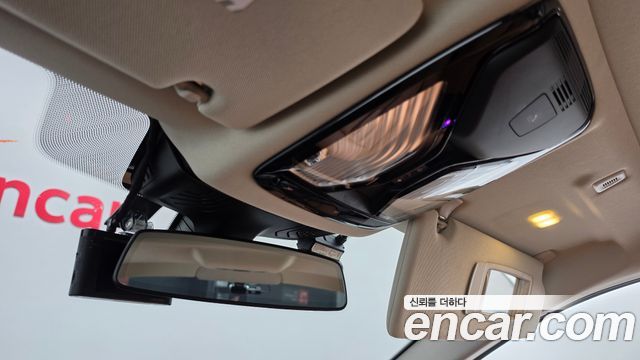 BMW 5-Series 2018 — photo 26