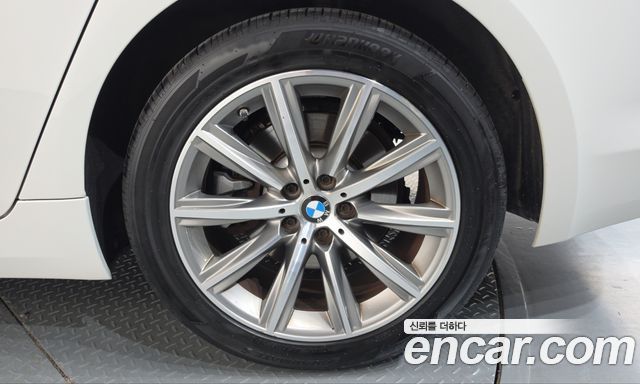 BMW 5-Series 2018 — photo 7