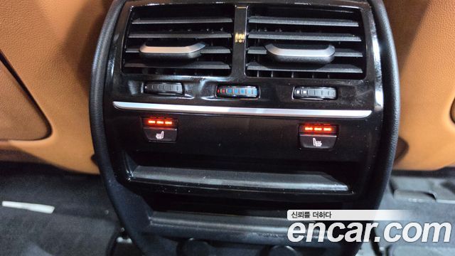 BMW 5-Series 2018 — photo 31