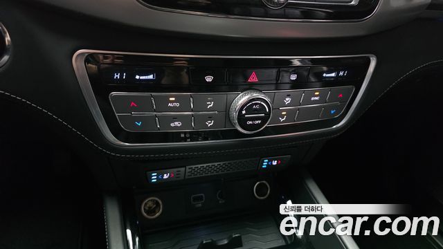 KG Mobility Rexton 2018 — photo 22