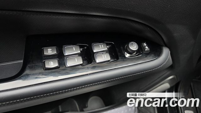KG Mobility Rexton 2018 — photo 28