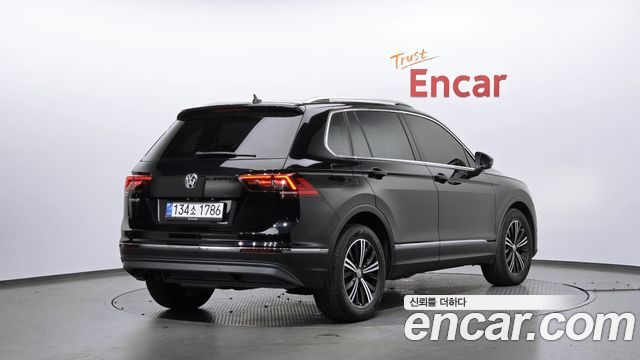Volkswagen Tiguan 2020 — photo 2