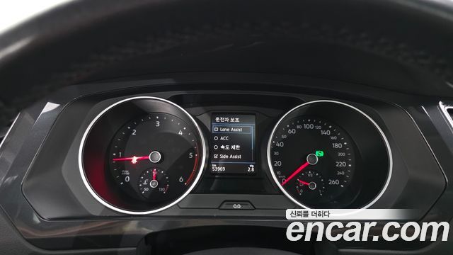 Volkswagen Tiguan 2020 — photo 11