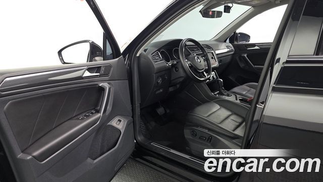 Volkswagen Tiguan 2020 — photo 13