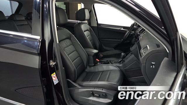 Volkswagen Tiguan 2020 — photo 17