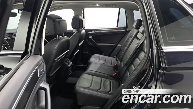 Volkswagen Tiguan 2020 — photo 18