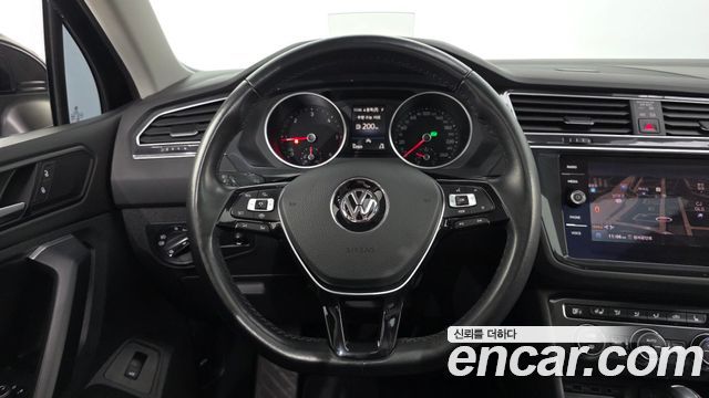 Volkswagen Tiguan 2020 — photo 19