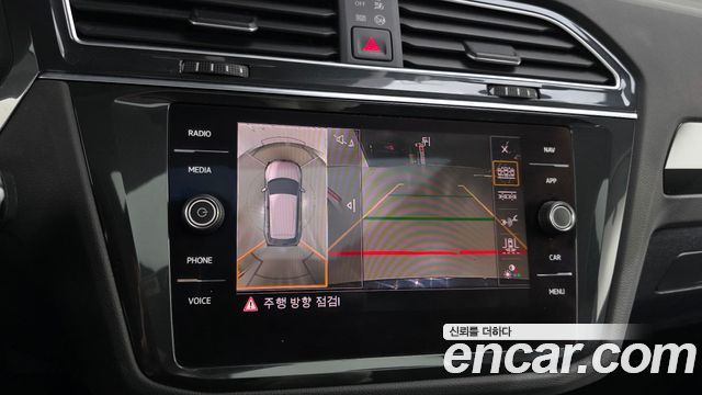 Volkswagen Tiguan 2020 — photo 21