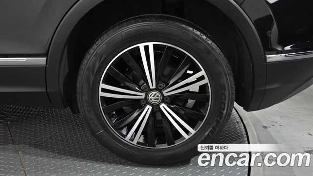 Volkswagen Tiguan 2020 — photo 7