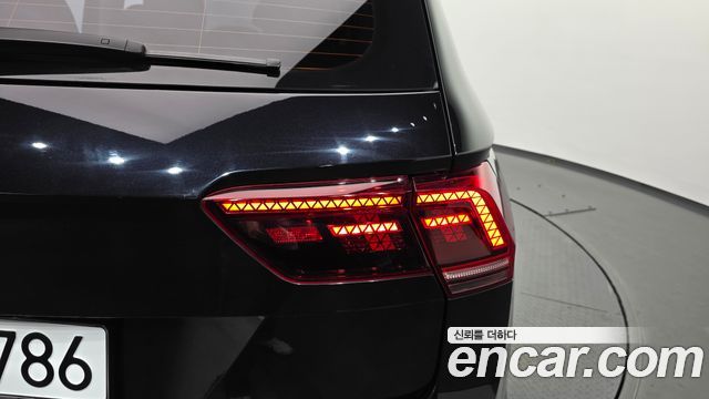 Volkswagen Tiguan 2020 — photo 9