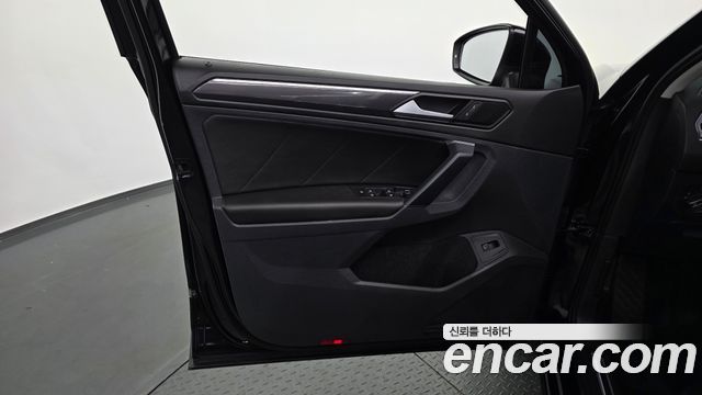 Volkswagen Tiguan 2020 — photo 14
