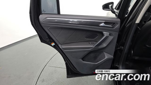 Volkswagen Tiguan 2020 — photo 15
