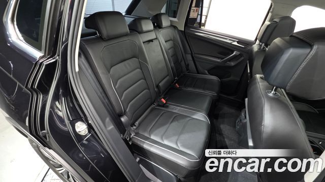 Volkswagen Tiguan 2020 — photo 16