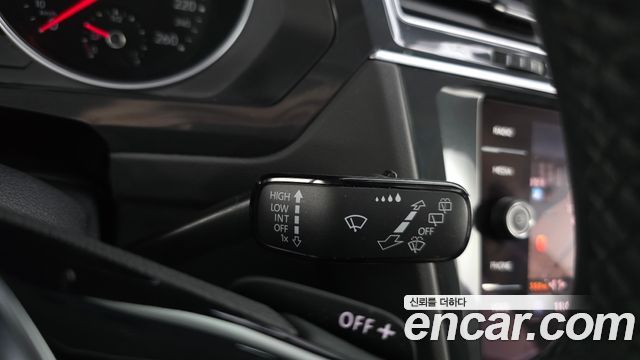 Volkswagen Tiguan 2020 — photo 27