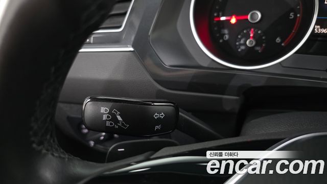 Volkswagen Tiguan 2020 — photo 28