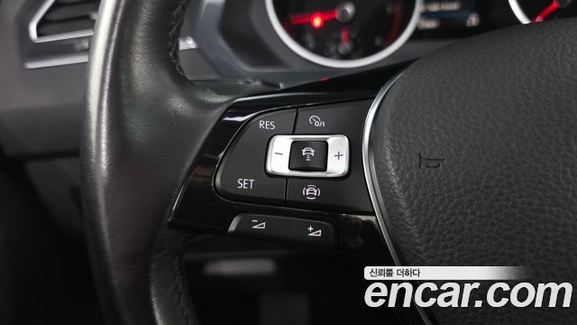 Volkswagen Tiguan 2020 — photo 29