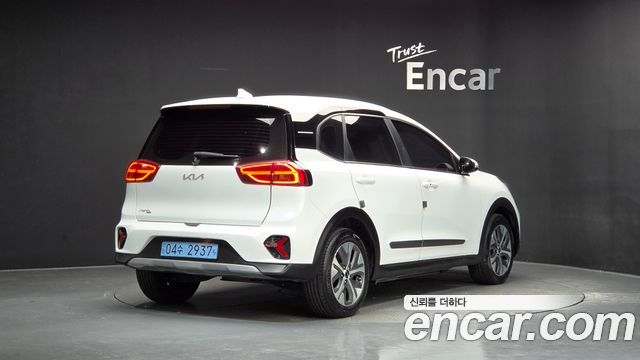 Kia Niro 2023 — photo 2