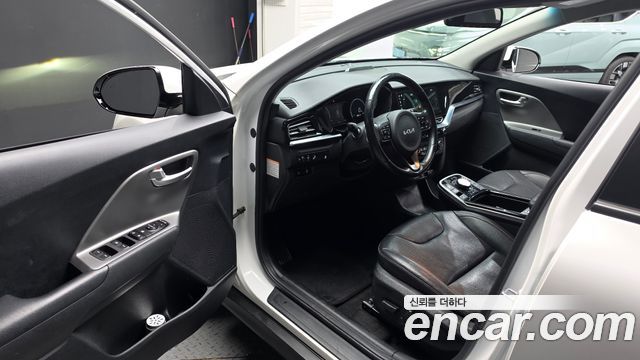 Kia Niro 2023 — photo 10