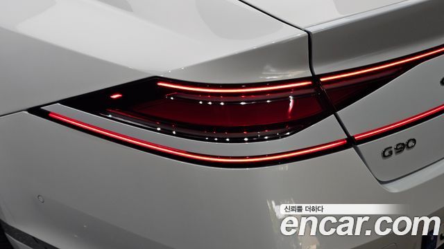 Genesis G90 2022 — photo 9