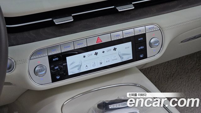 Genesis G90 2022 — photo 31