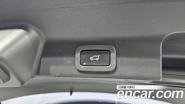 Jaguar F-PACE 2018 — photo 24