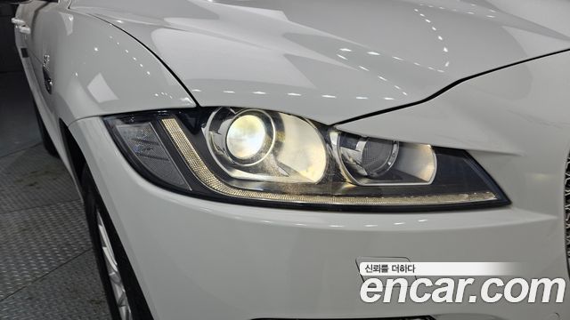 Jaguar F-PACE 2018 — photo 8