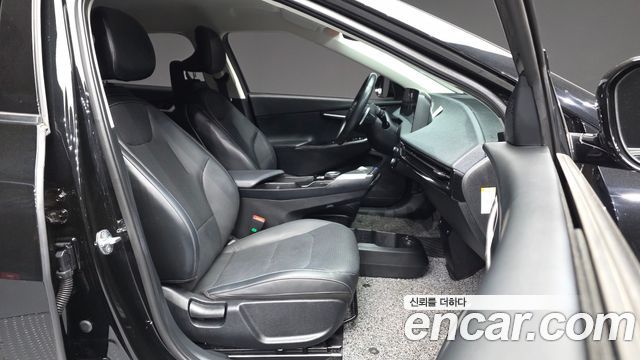 Kia EV6 2022 — photo 17