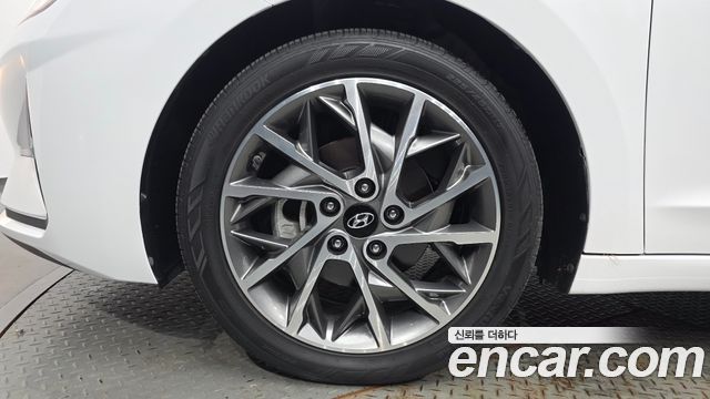 Hyundai AVANTE 2020 — photo 5