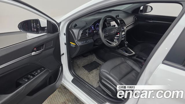 Hyundai AVANTE 2020 — photo 13