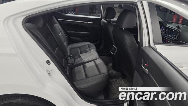 Hyundai AVANTE 2020 — photo 18