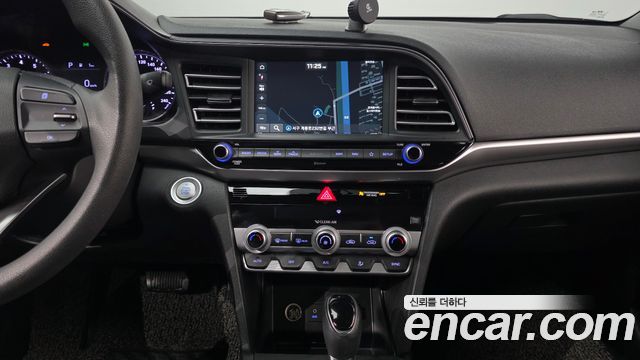 Hyundai AVANTE 2020 — photo 19