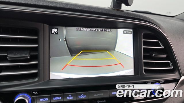 Hyundai AVANTE 2020 — photo 21